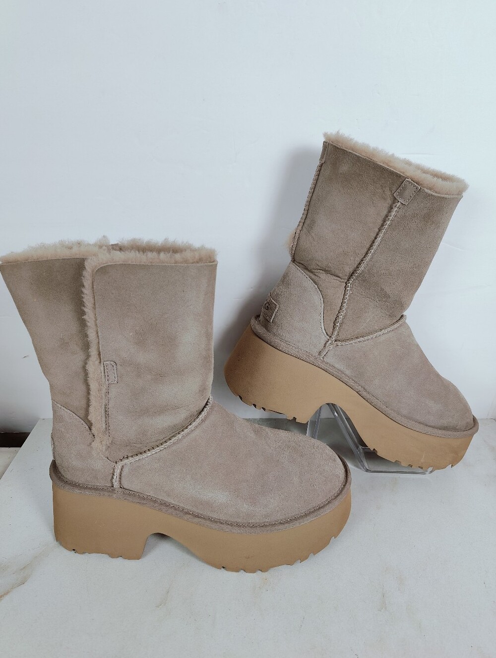 NIB UGG Esmee Tan Suede Chunky Platform Boots, Sz 8